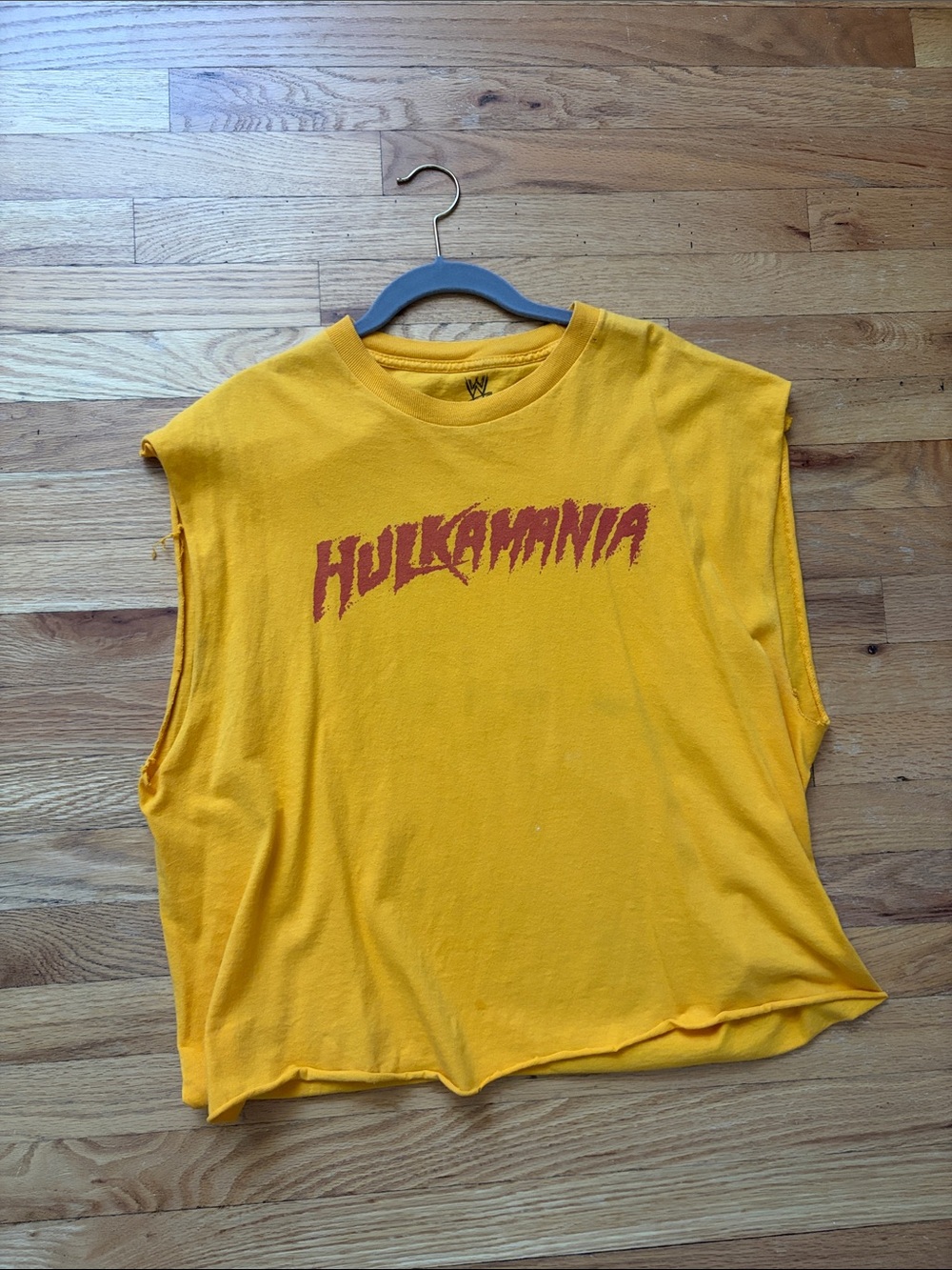 Vintage WWE Hulkamania shirt cropped and cut sleeve XL